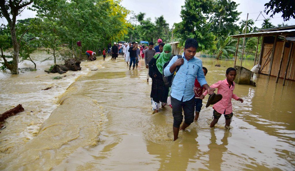 बाढ़ और भूस्खलनों के कारण पूर्वोत्तर भारत में तबाही, असम में चार लाख लोग प्रभावित