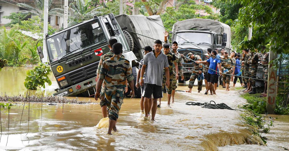 असम में बाढ़: छह और लोगों की मौत, 7.2 लाख से ज़्यादा लोग प्रभावित