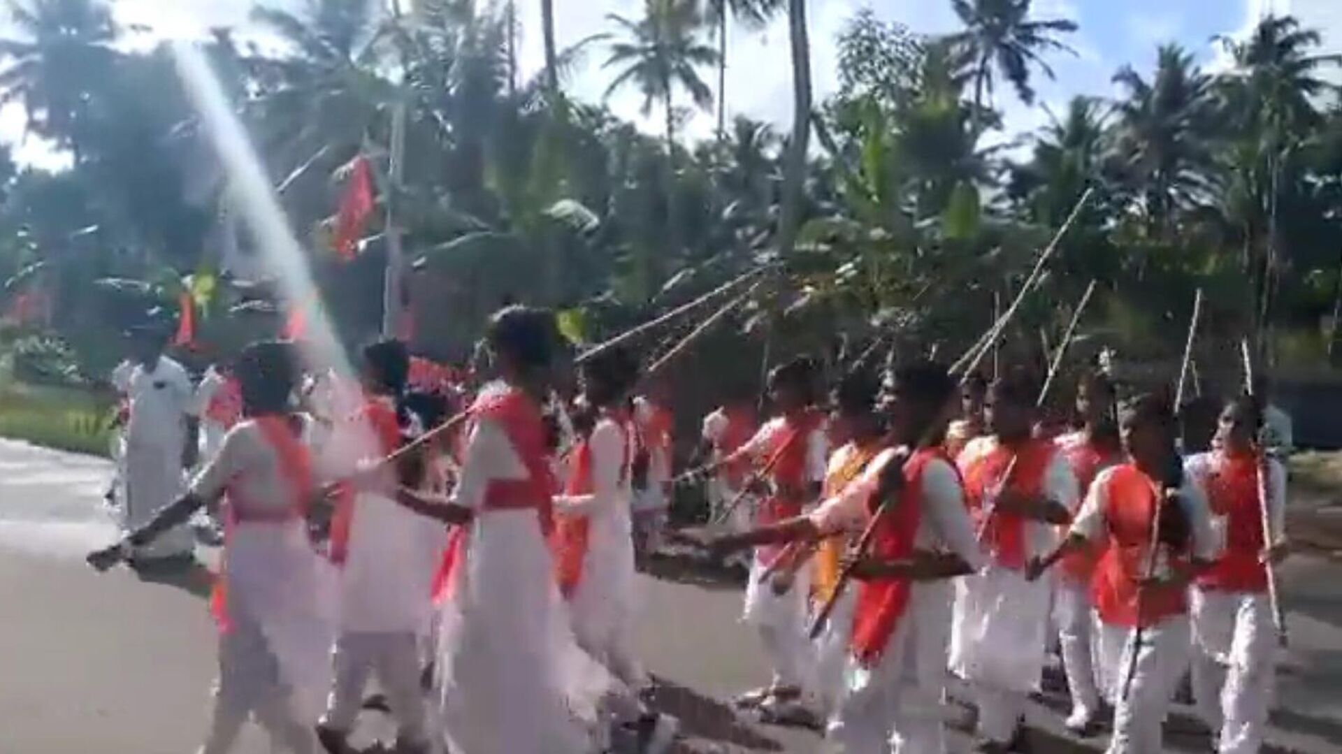 केरल: दुर्गा वाहिनी की मार्च के दौरान तलवार लहराने के आरोप में 200 लोगों के ख़िलाफ़ केस दर्ज