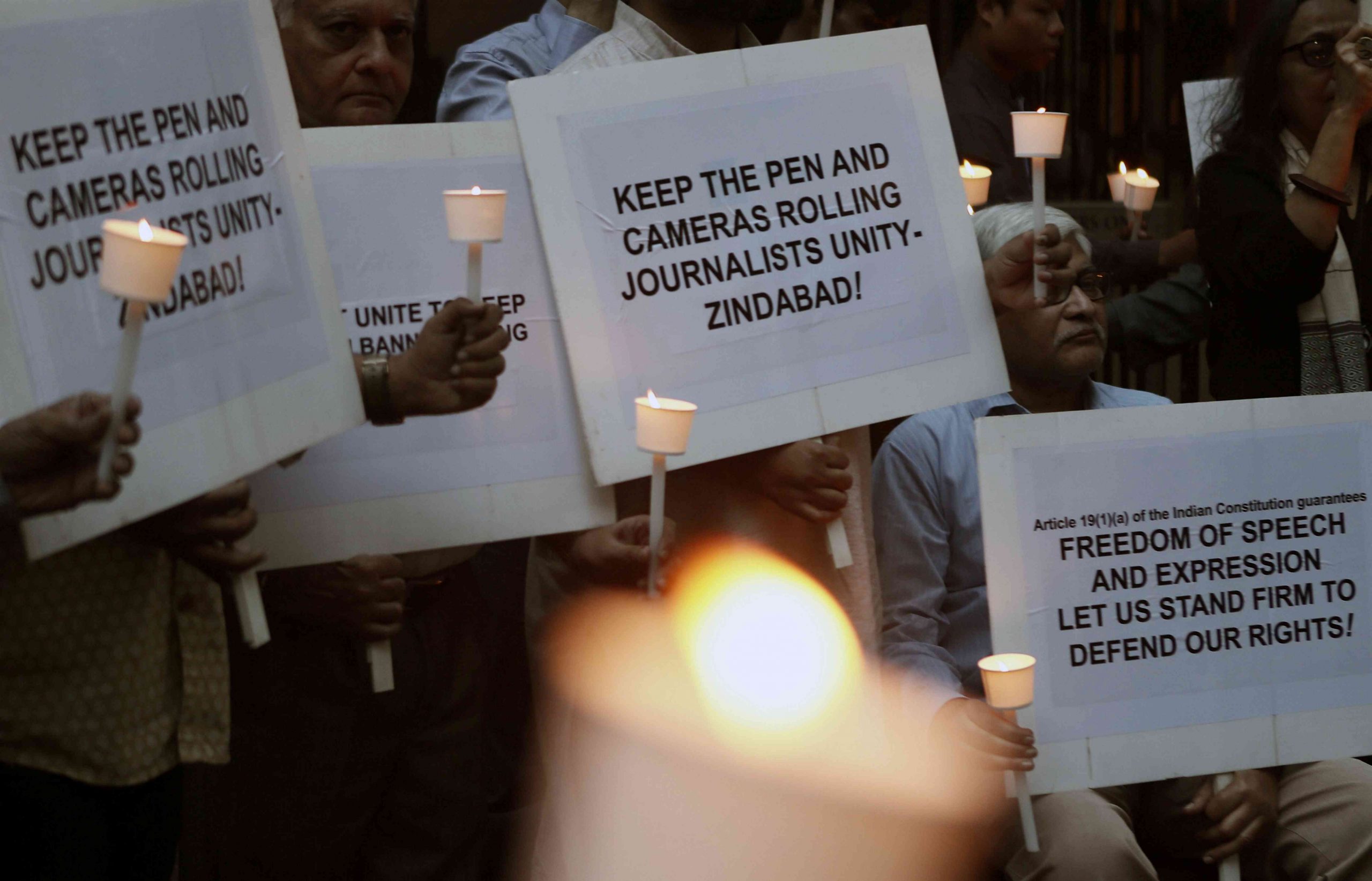 मोदी सरकार में प्रेस की आज़ादी पर चौतरफा हमले किए जा रहे हैं