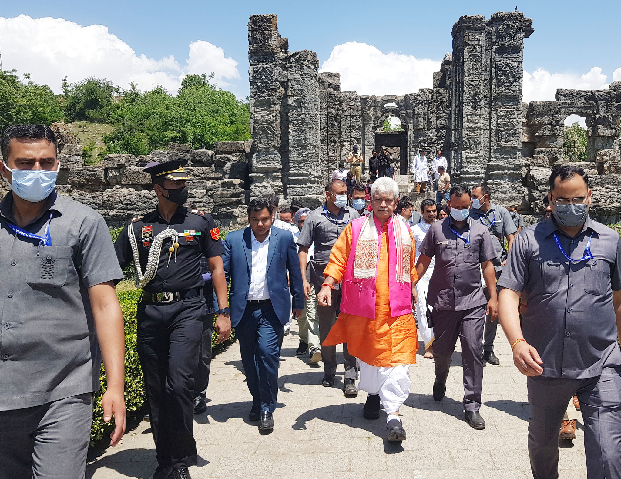 जम्मू कश्मीर: संरक्षित मंदिर में उपराज्यपाल द्वारा पूजा करने को एएसआई ने नियम का उल्लंघन बताया