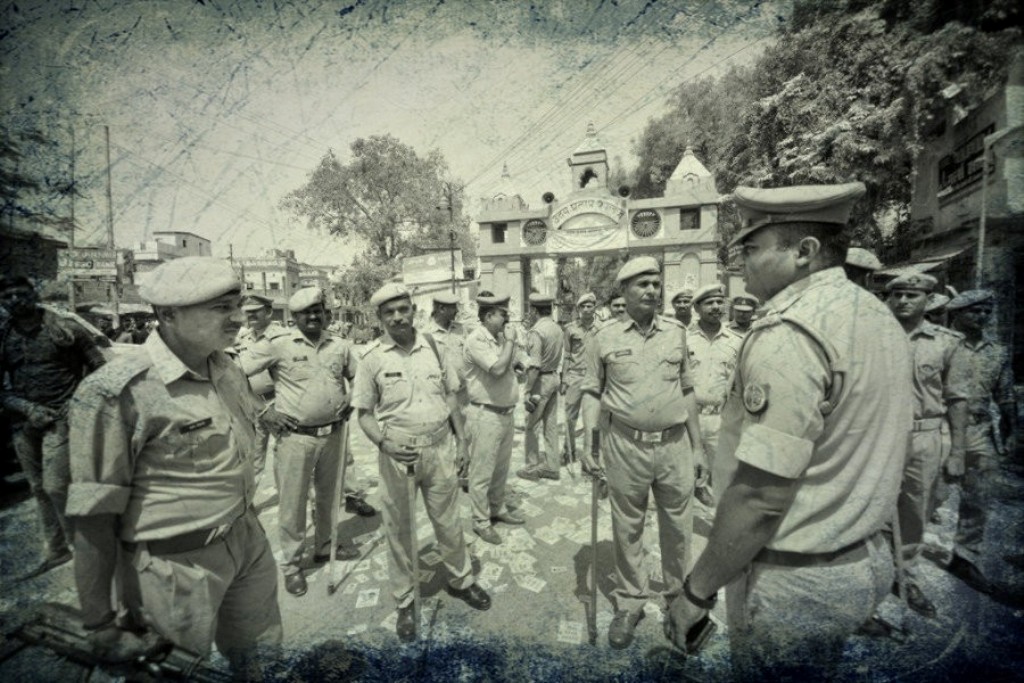 असम: कथित हिरासत में मौत के बाद भीड़ ने थाना जलाया, प्रशासन ने आरोपियों के घर पर बुलडोज़र चलाया