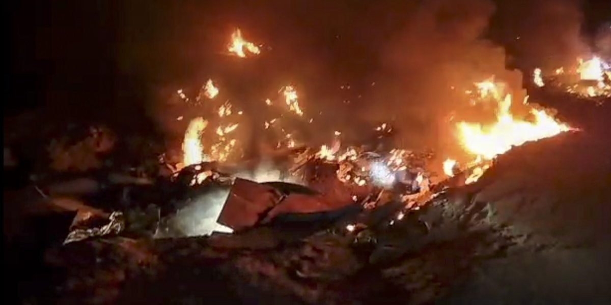 राजस्थानः बाड़मेर में भारतीय वायुसेना का लड़ाकू विमान दुर्घटनाग्रस्‍त, दो पायलटों की मौत