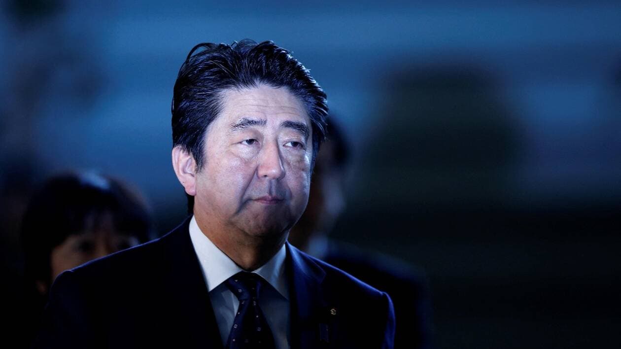 जापान के पूर्व प्रधानमंत्री शिंज़ो आबे की गोली मारकर हत्या