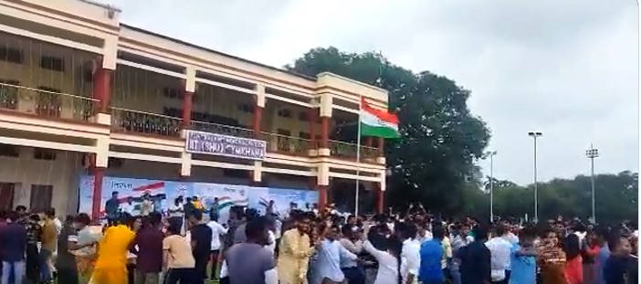 यूपी: आईआईटी, बीएचयू के स्वतंत्रता दिवस समारोह में भोजपुरी गाने बजाने की जांच के आदेश