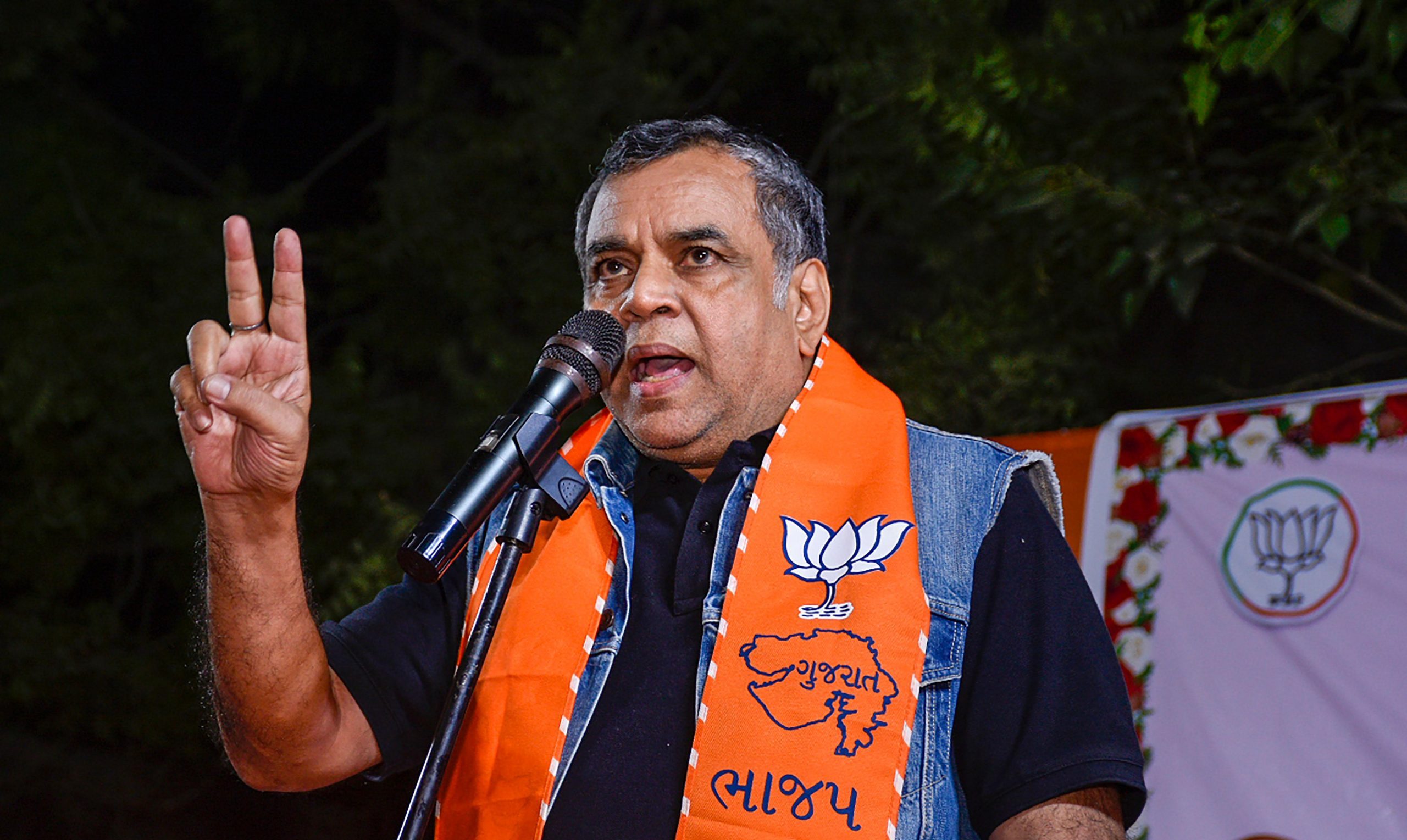 माकपा ने गुजरात चुनाव में ‘नफ़रती भाषण’ के लिए परेश रावल के ख़िलाफ़ पुलिस में शिकायत की