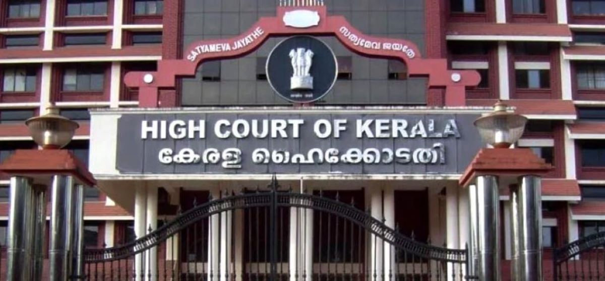 केरल उच्च न्यायालय ने मंदिर में भगवा झंडे लगाने की याचिका खारिज कर दी, कहा कि मंदिरों का इस्तेमाल राजनीति के लिए नहीं किया जा सकता